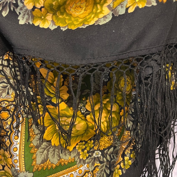 Traditional shawl in green and yellow flowers on black, 57 in/145 cm square. - Picture 5 of 13